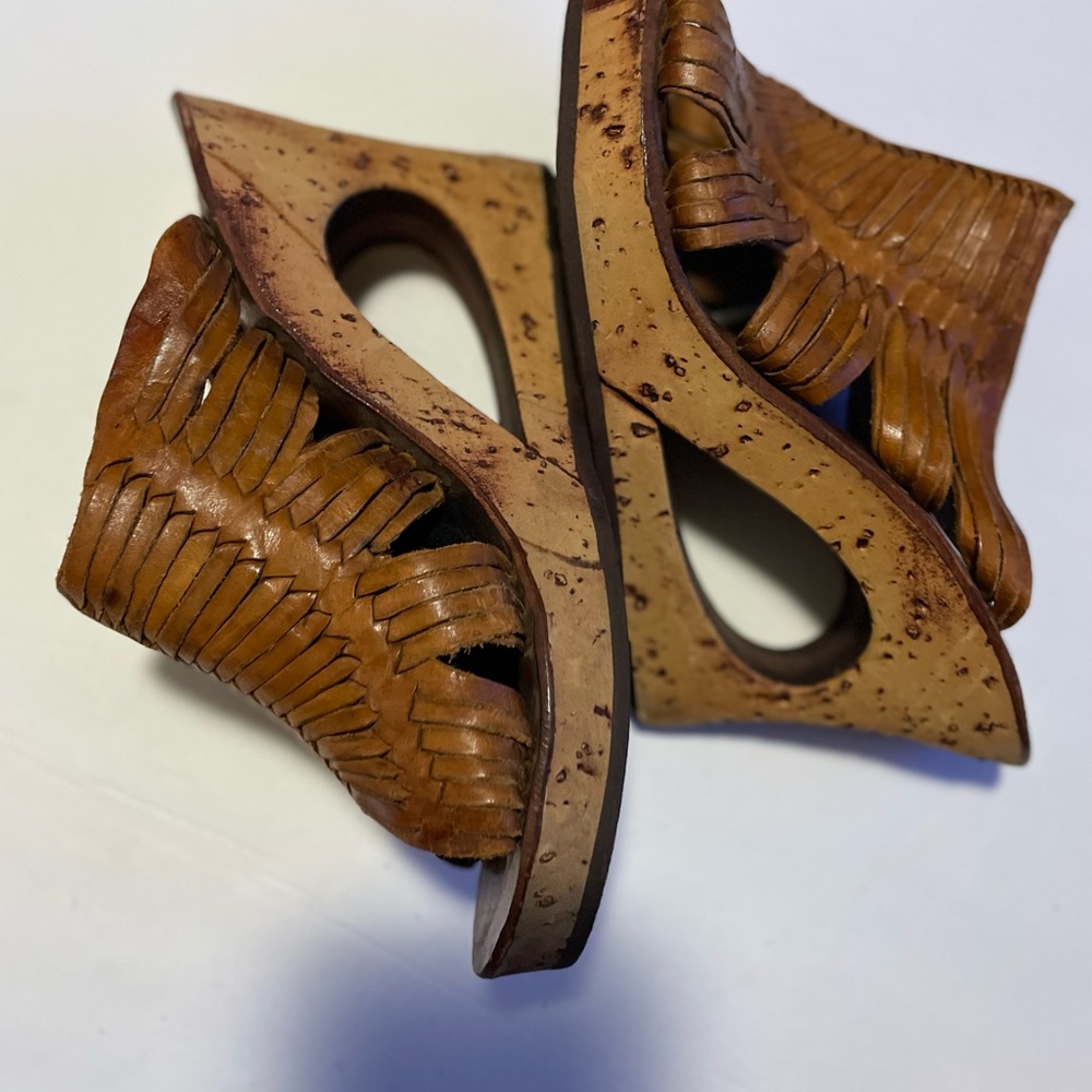 Sandal - Picture 3 of 8